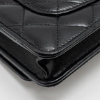 CHANEL PEARL DETAILED TOP HANDEL WALLET ON CHAIN LAMBSKIN BLACK LGHW (MICROCHIP)