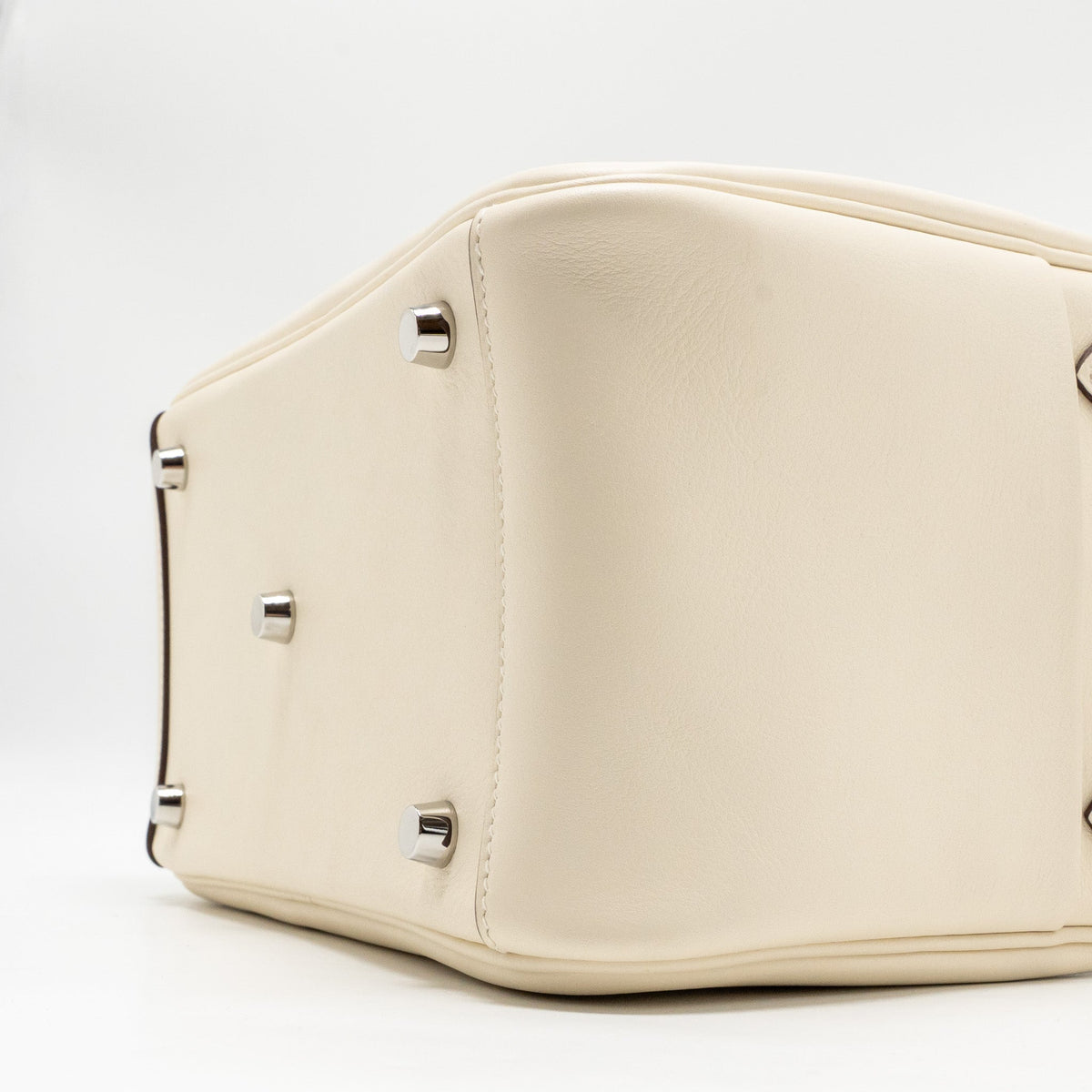 Hermes Lindy 26 Swift Nata/Sesame SHW