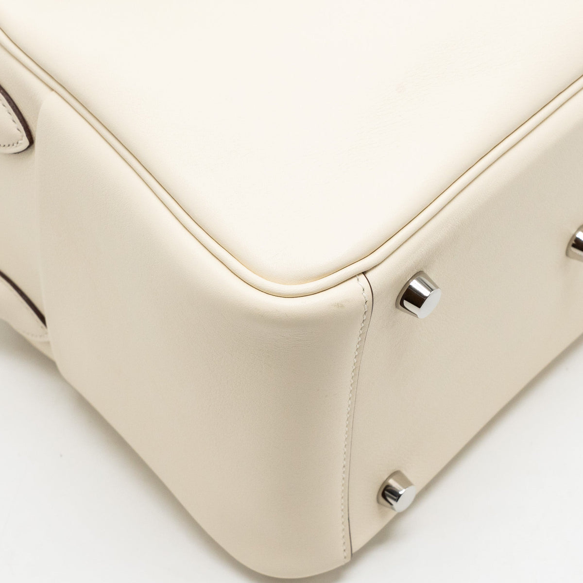 Hermes Lindy 26 Swift Nata/Sesame SHW