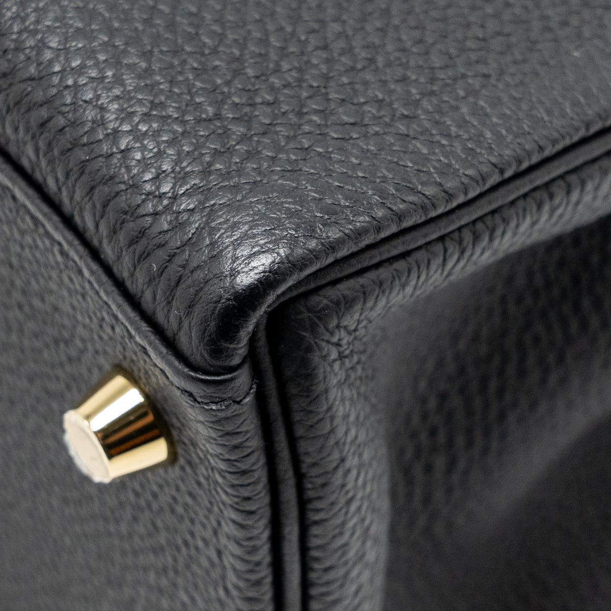 Hermes Kelly 28 Togo Black GHW