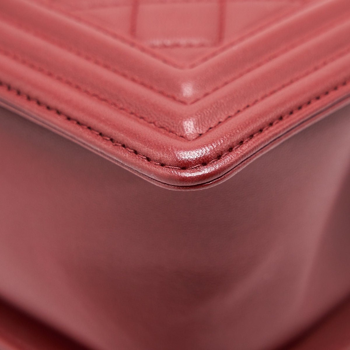 CHANEL MEDIUM BOY BAG LAMBSKIN BURGUNDY GHW