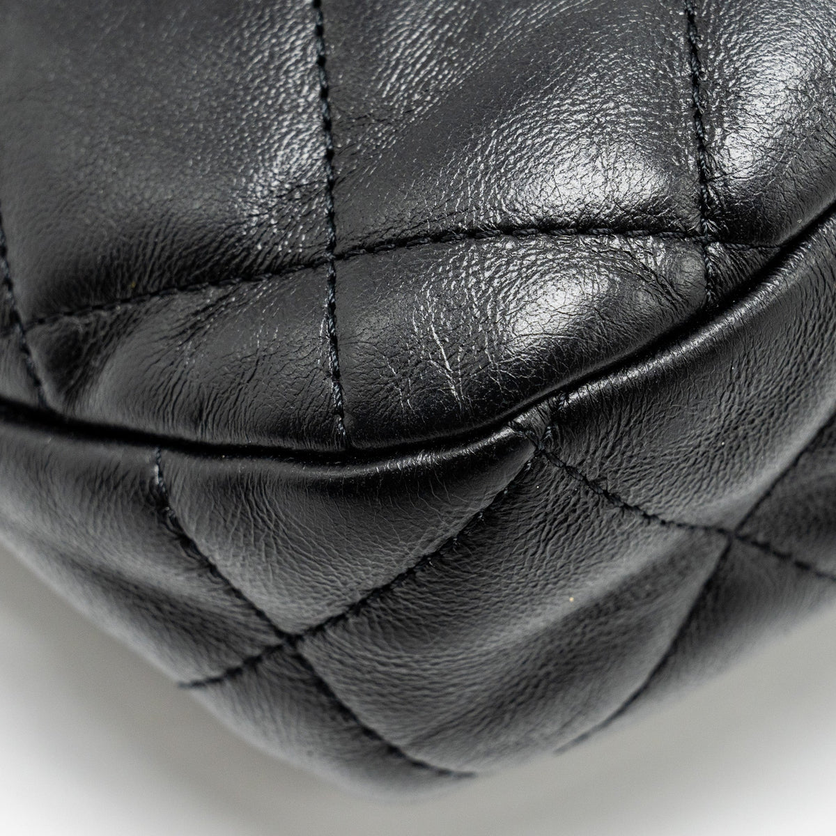 CHANEL 22K HOBO SHOULDER BAG LAMBSKIN BLACK GHW (MICROCHIP)