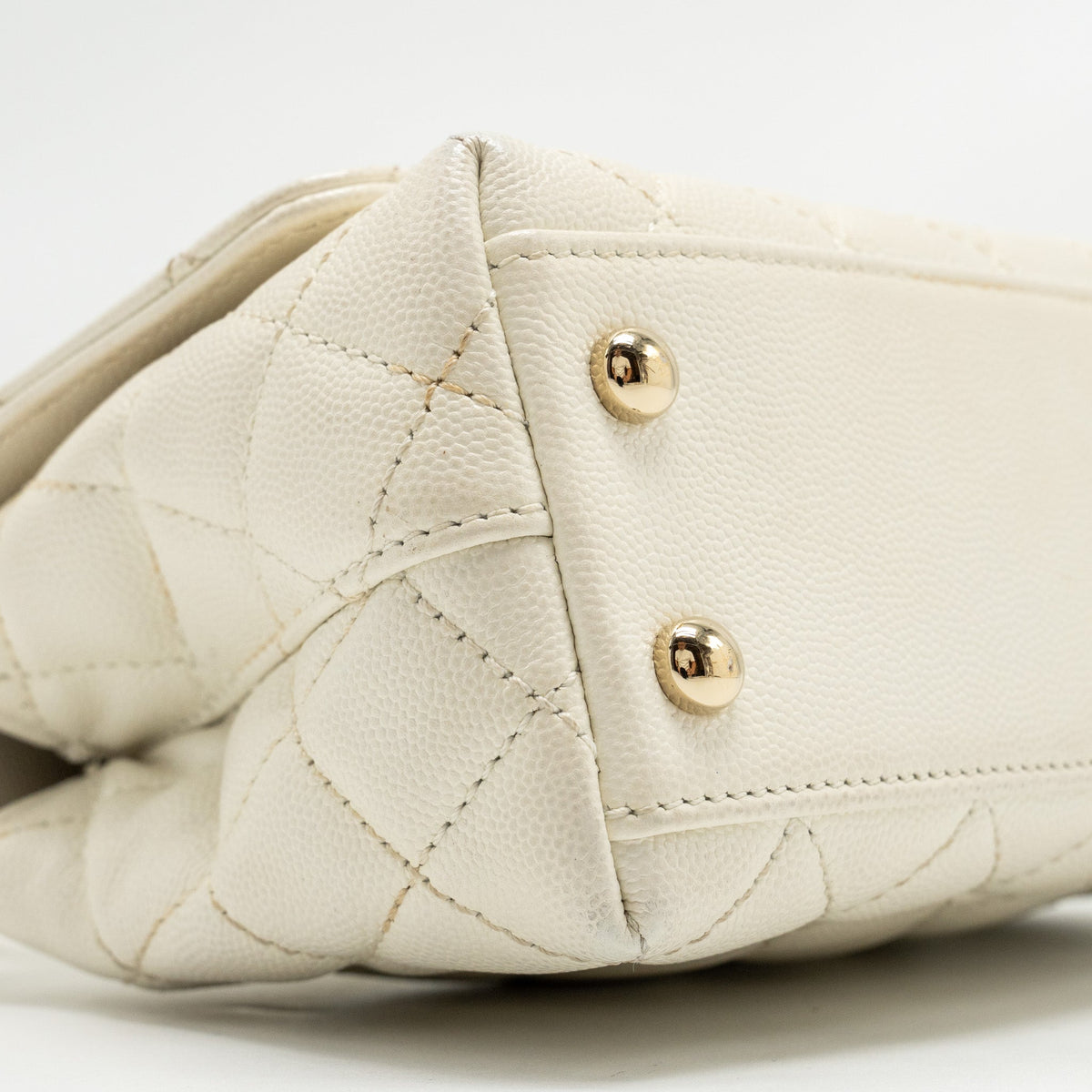 CHANEL MINI COCO HANDLE CAVIAR WHITE LGHW (MICROCHIP)