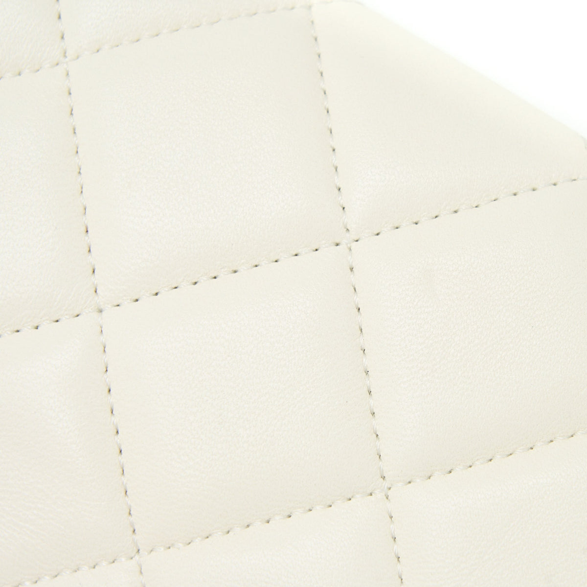 CHANEL SMALL TRENDY CC LAMBSKIN WHITE RGHW (MICROCHIP)