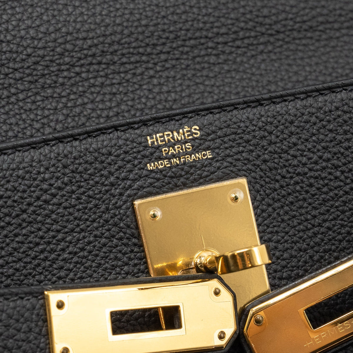 Hermes Kelly 28 Togo Black GHW