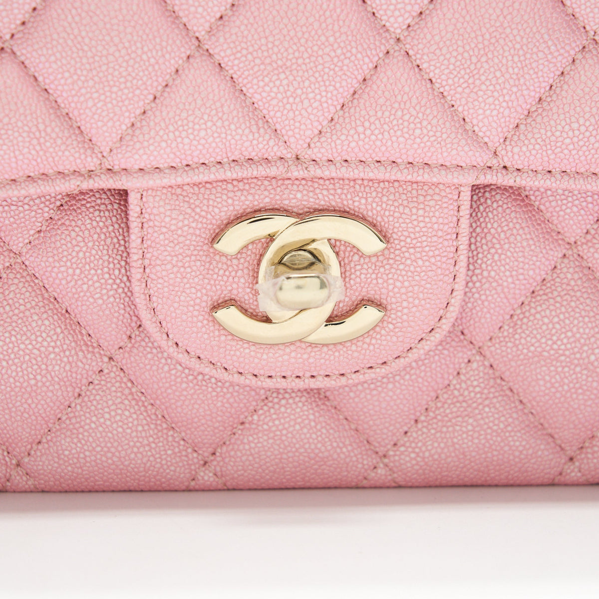 CHANEL IRIDESCENT PEARLY PINK MEDIUM CLASSIC DOUBLE FLAP BAG CAVIAR WITH LGHW