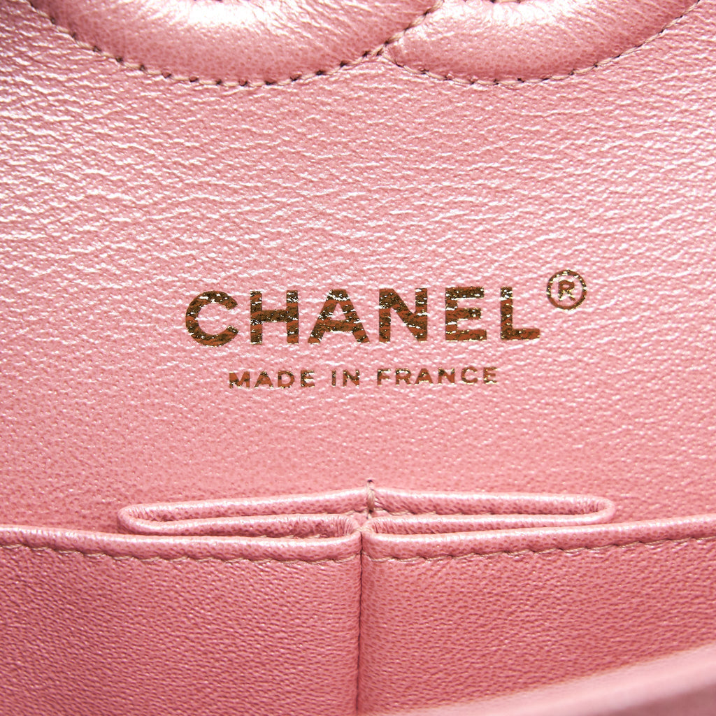 CHANEL IRIDESCENT PEARLY PINK MEDIUM CLASSIC DOUBLE FLAP BAG CAVIAR WITH LGHW