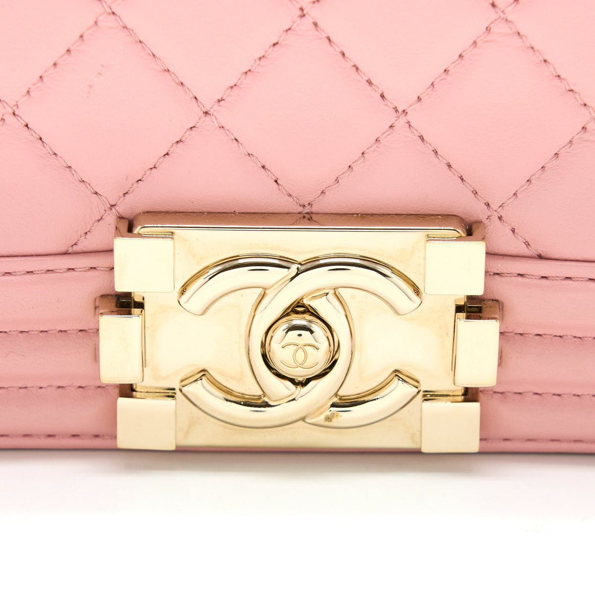 CHANEL MEDIUM BOY BAG CALFSKIN PINK LGHW