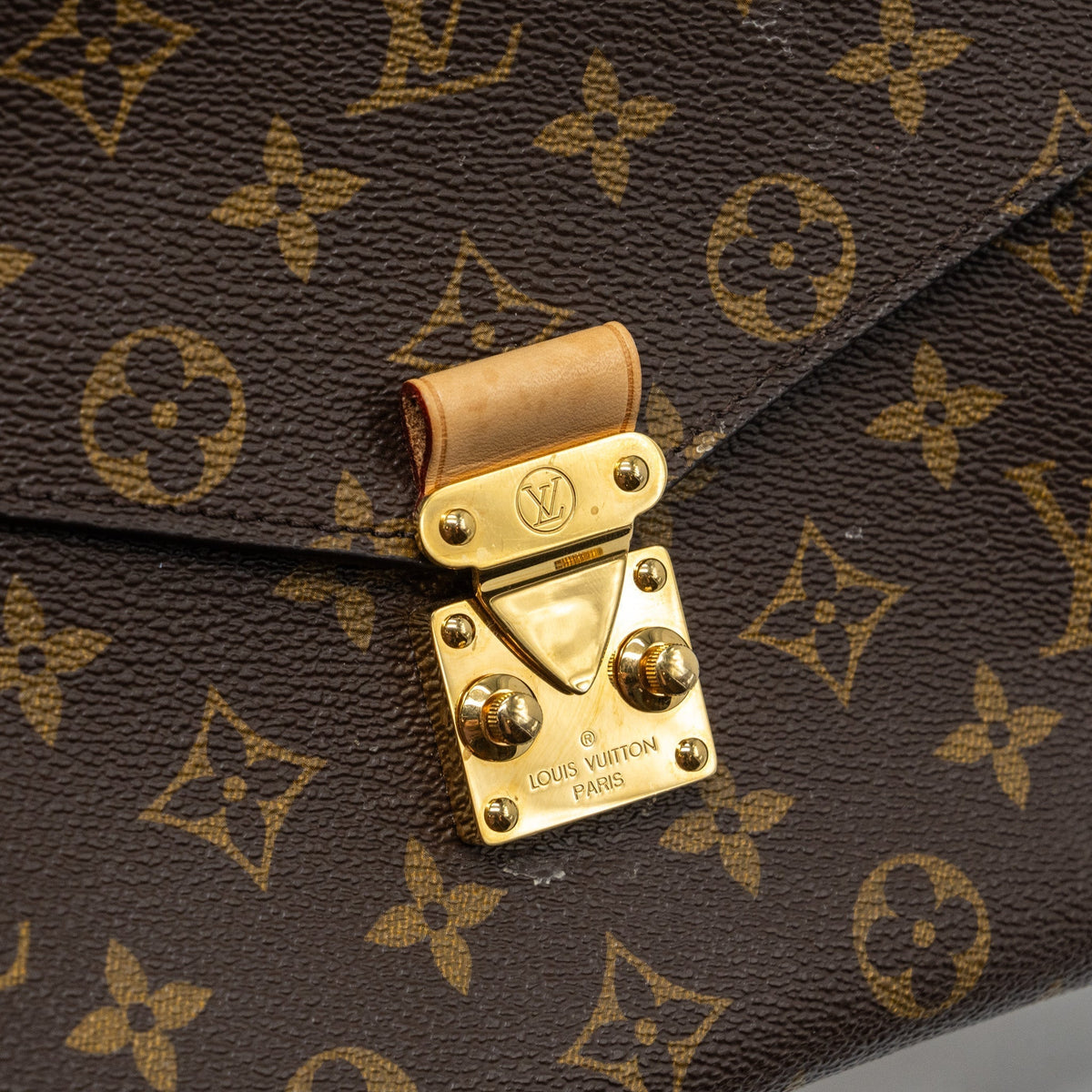 LOUIS VUITTON  POCHETTE MÉTIS MONOGRAM  CANVAS GHW