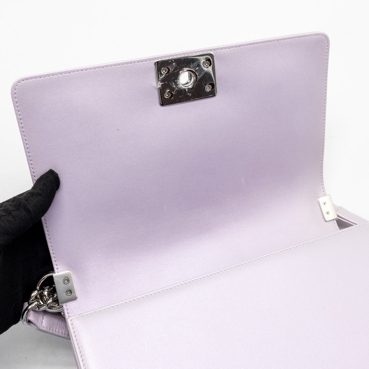 Chanel medium boy bag chevron Lambskin iridescent lilac SHW