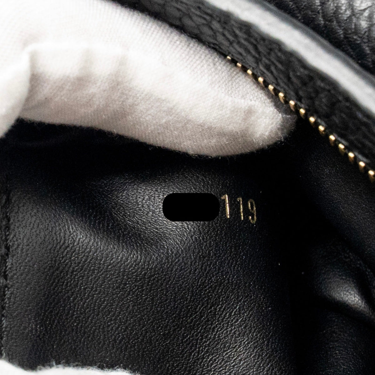 LOUIS VUITTON CAPUCINES MM CALFSKIN BLACK GHW