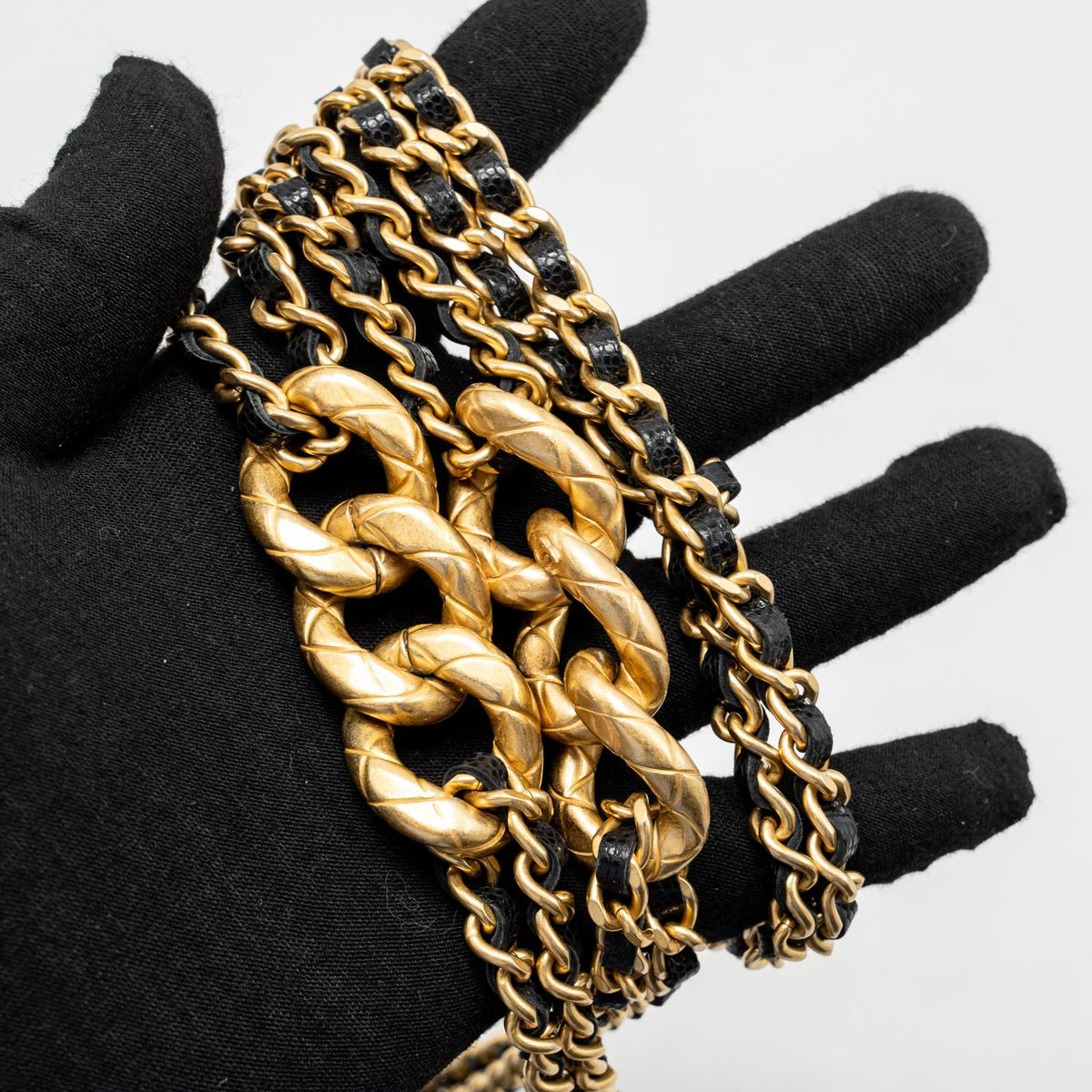 Chanel 23a mini wallet on chain caviar black GHW (microchip)