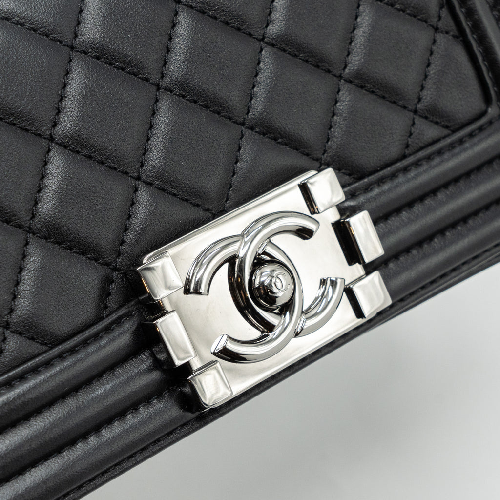 CHANEL SMALL BOY BAG CALFSKIN BLACK SHW (MICROCHIP)