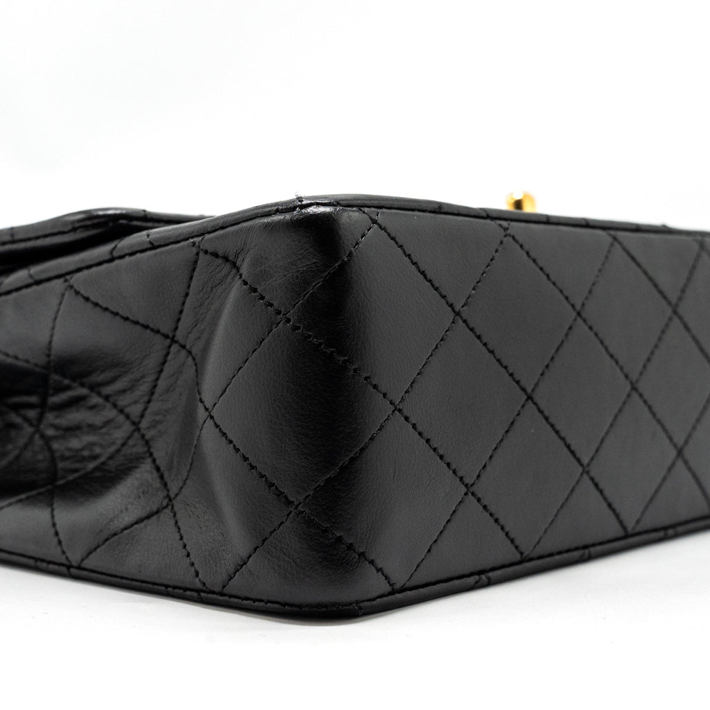 CHANEL VINTAGE MEDIUM CLASSIC DOUBLE FLAP BAG LAMBSKIN BLACK GHW