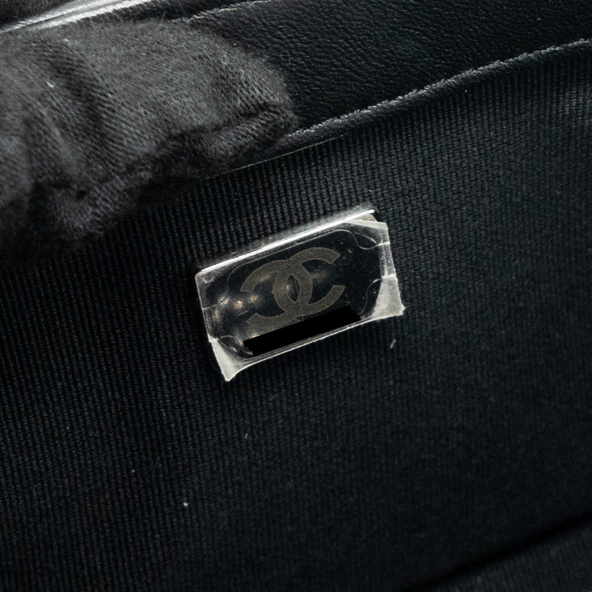 CHANEL SMALL BOY BAG CALFSKIN BLACK SHW (MICROCHIP)