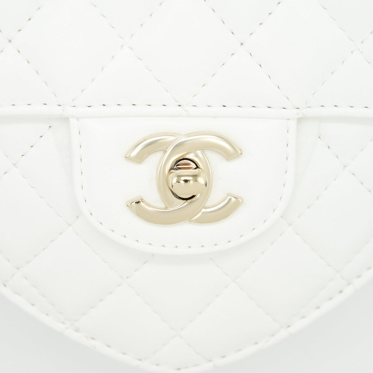 CHANEL 22S HEART BAG LAMBSKIN WHITE LGHW (MICROCHIP)