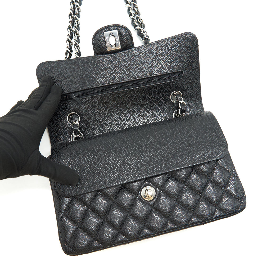 CHANEL CLASSIC SMALL DOUBLE FLAP CAVIAR