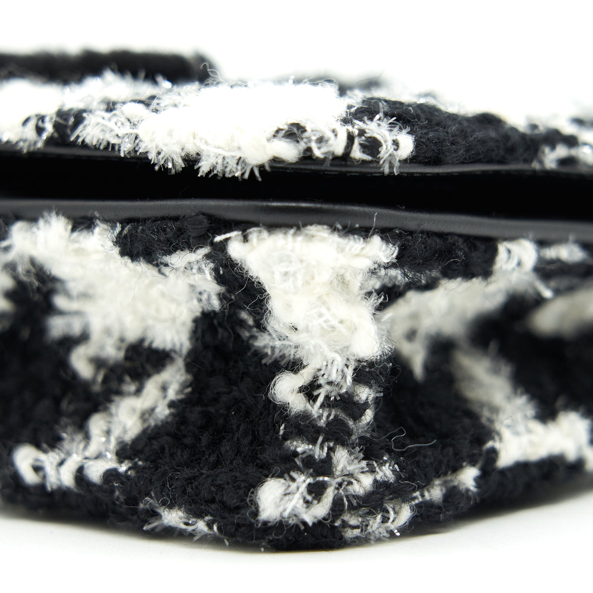 CHANEL HOUNDSTOOTH TWEED WALLET ON CHAIN BLACK/ WHITE