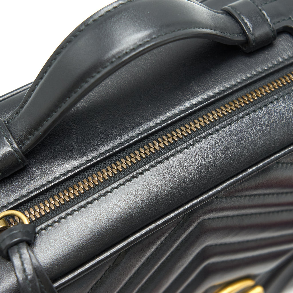 GUCCI GG MARMONT MATELASSÉ SHOULDER BAG BLACK