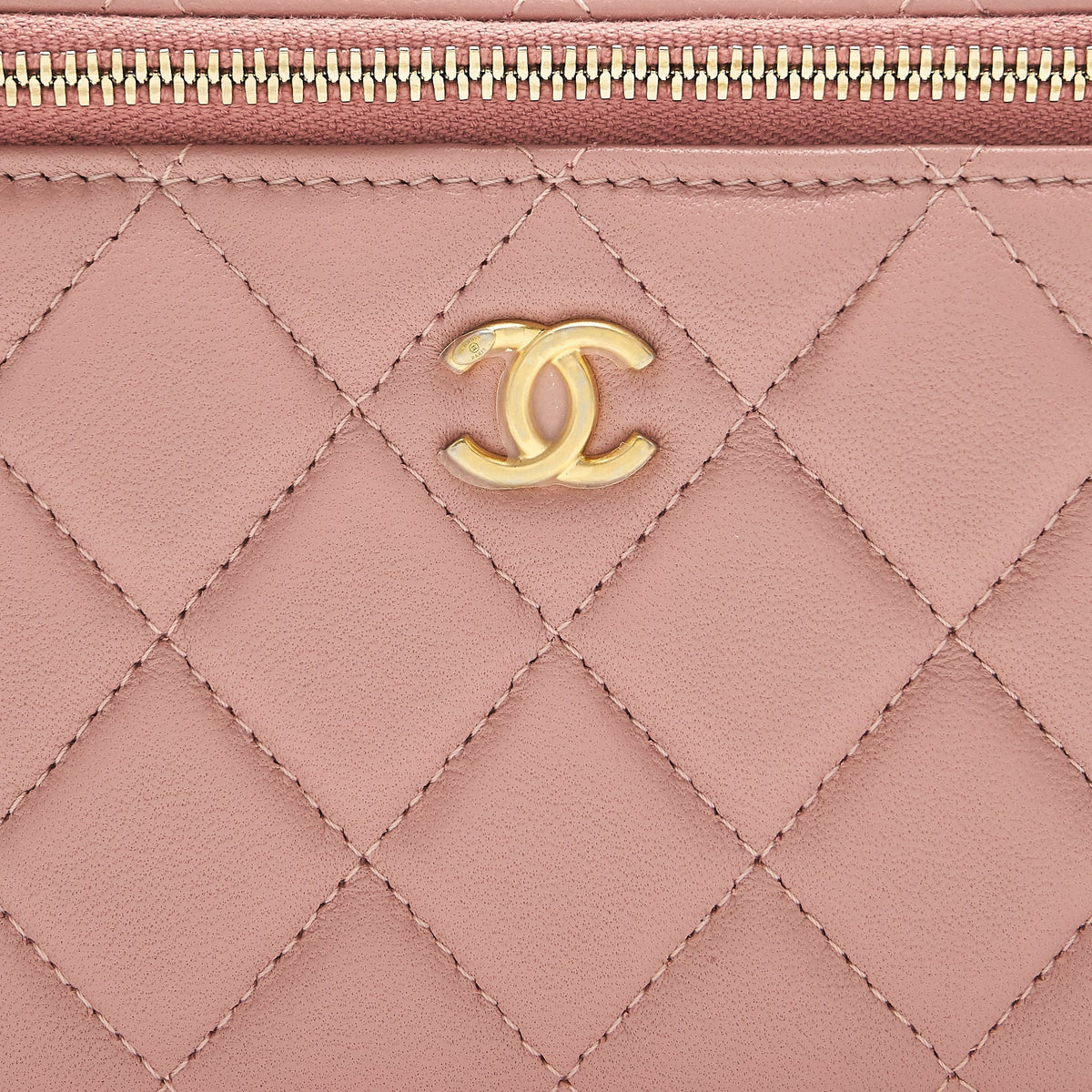 CHANEL 21B PEARL CRUSH LONG VANITY WITH CHAIN DARK PINK GHW