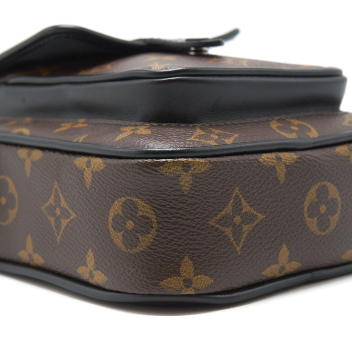 LOUIS VUITTON CROSS BODY CAMERA BAG MONOGRAM