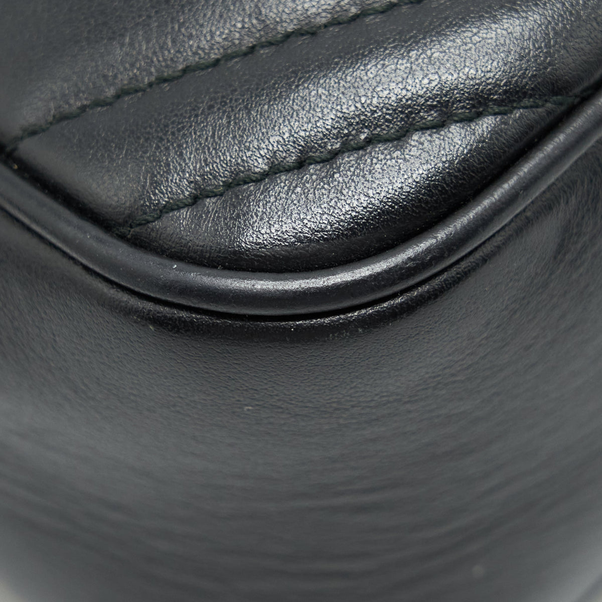 GUCCI GG MARMONT MATELASSE SHOULDER BAG BLACK GHW