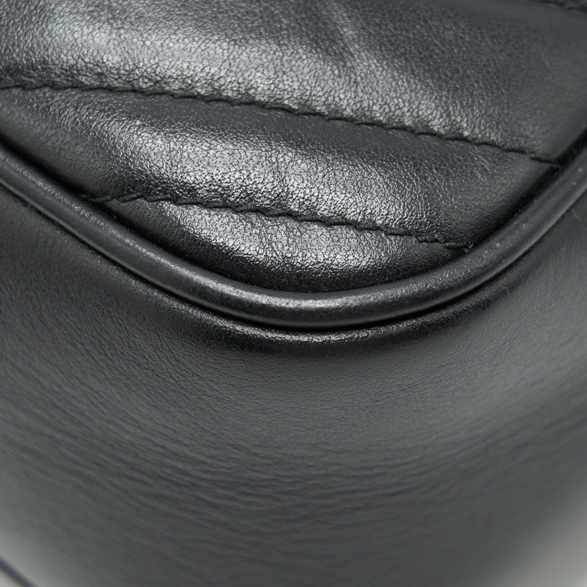 GUCCI GG MARMONT MATELASSE SHOULDER BAG BLACK GHW