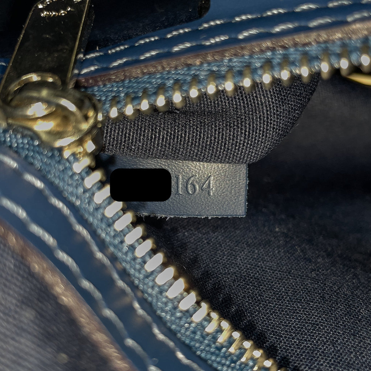 LOUIS VUITTON BREA MM EPI INDIGO SHW