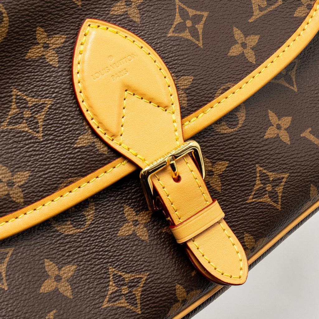 LOUIS VUITTON DIANE BAG WITH FUCHSIA STRAP MONOGRAM CANVAS GHW