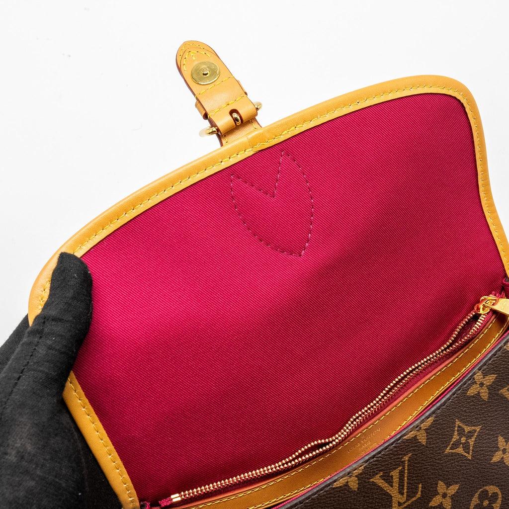 LOUIS VUITTON DIANE BAG WITH FUCHSIA STRAP MONOGRAM CANVAS GHW