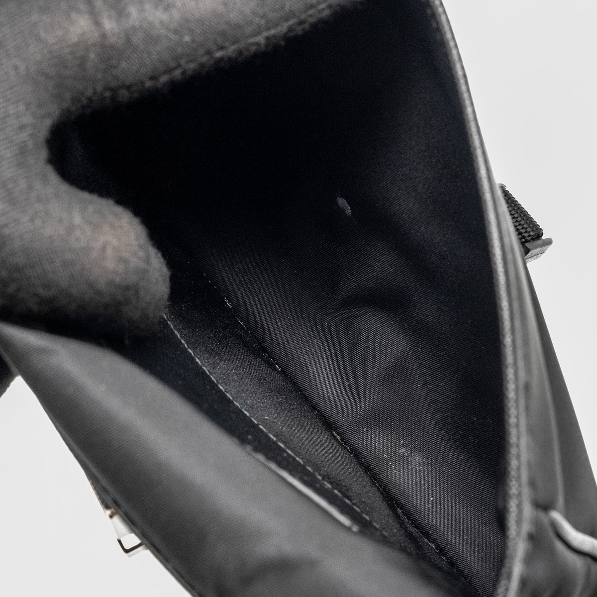 PRADA SMARTPHONE CASE RE-NYLON AND SAFFIANO LEATHER BLACK SHW