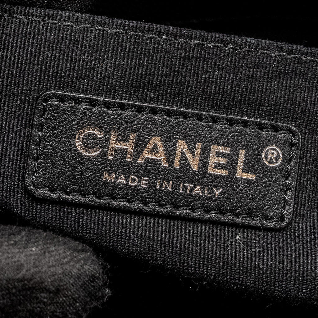CHANEL MEDIUM BOY BAG CAVIAR BLACK RUTHENIUM SILVER HARDWARE (MICROCHIP)