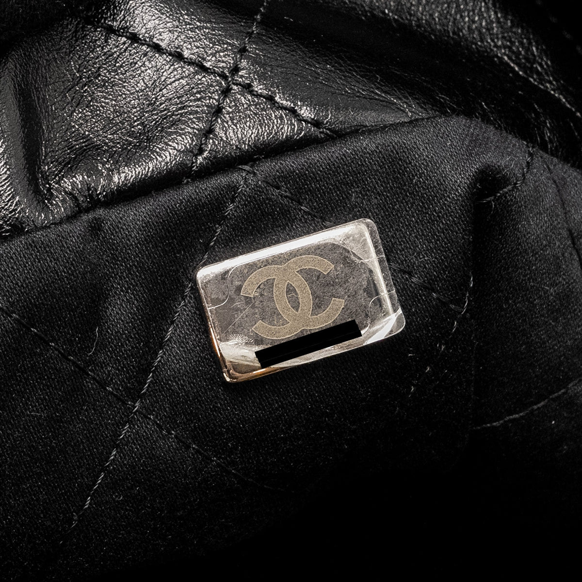 CHANEL MEDIUM 22 SHINY CALFSKIN BLACK SHW (MICROCHIP)