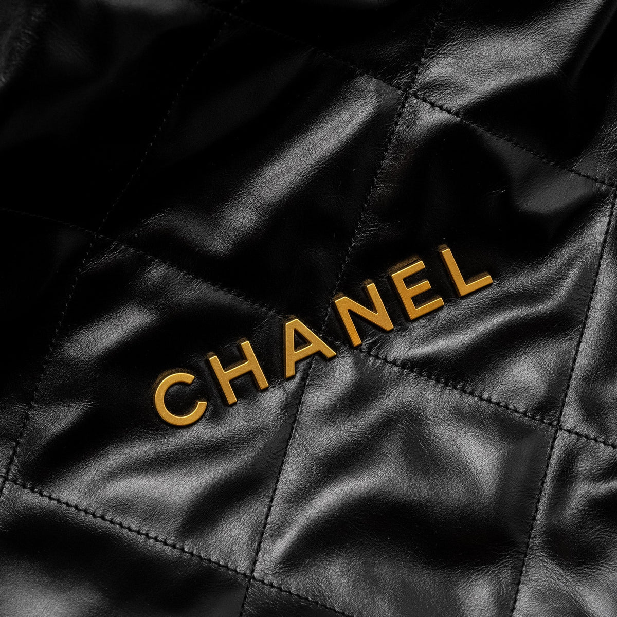 CHANEL MEDIUM 22 BAG SHINY CALFSKIN BLACK GHW (MICROCHIP)