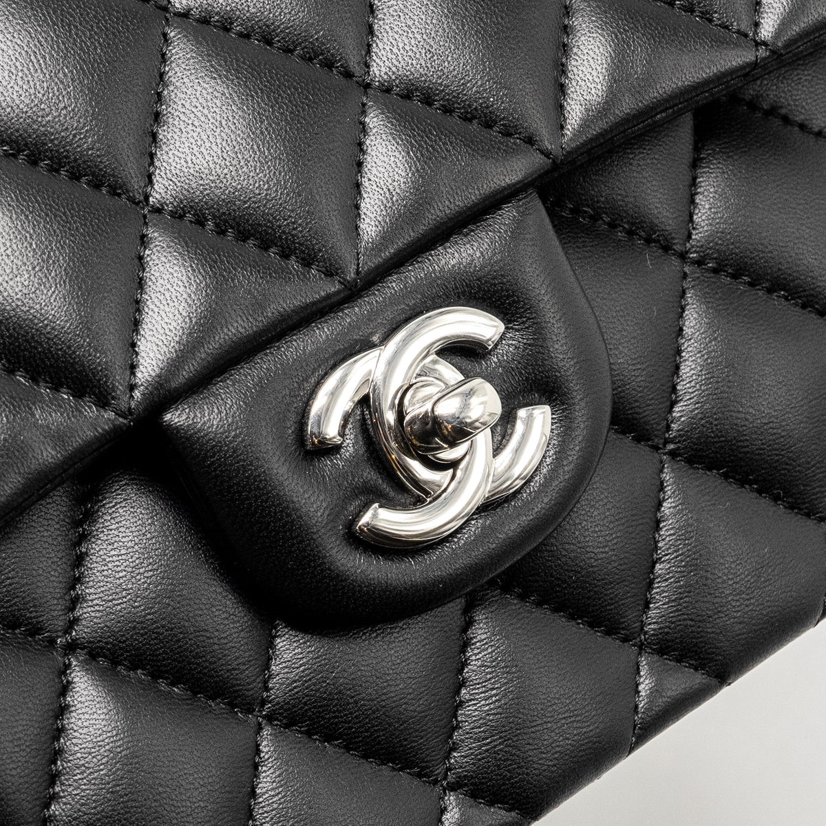 CHANEL SMALL CLASSIC DOUBLE FLAP BAG LAMBSKIN BLACK SHW (MICROCHIP)