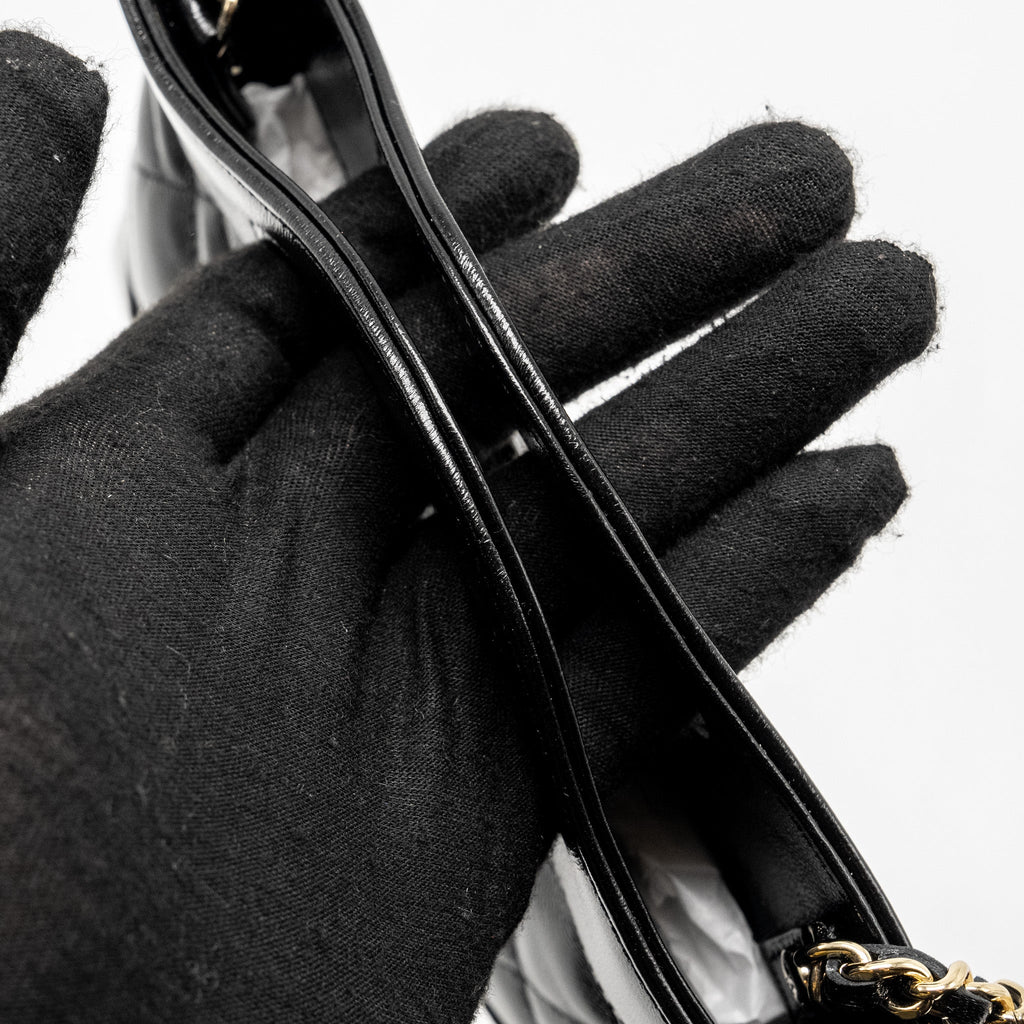 CHANEL MINI 31 CLUTCH WITH CHAIN SHINY LAMBSKIN BLACK LGHW (MICROCHIP)