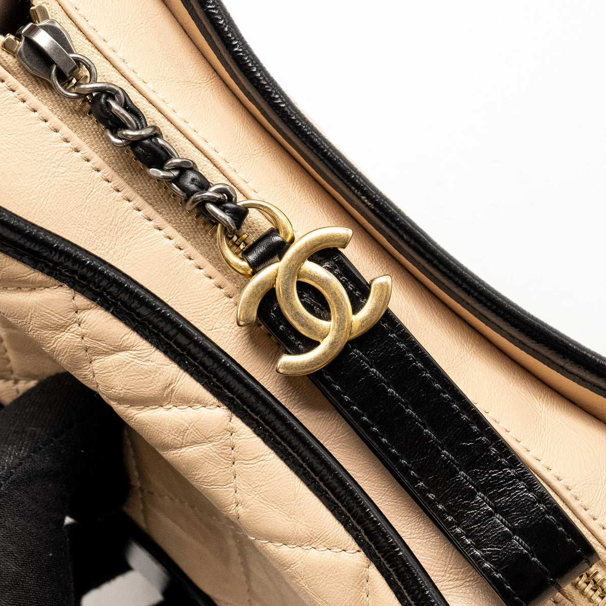 CHANEL SMALL GABRIELLE HOBO BAG AGED CALFSKIN BEIGE/BLACK MULTICOLOUR HARDWARE