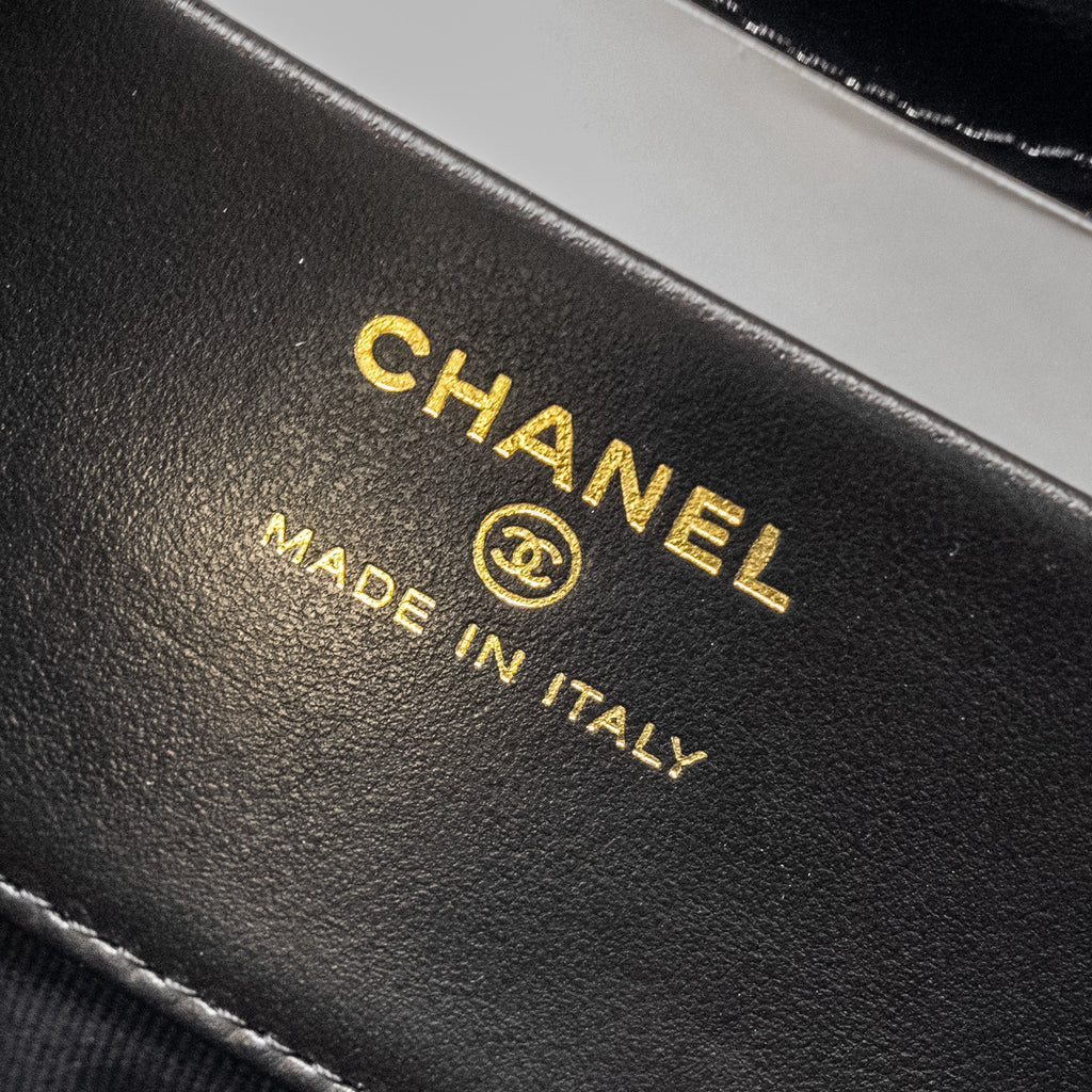CHANEL MINI 31 CLUTCH WITH CHAIN SHINY LAMBSKIN BLACK LGHW (MICROCHIP)