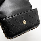 CHANEL 22A PHONE CASE/MINI WALLET ON CHAIN LAMBSKIN BLACK LGHW (MICROCHIP)
