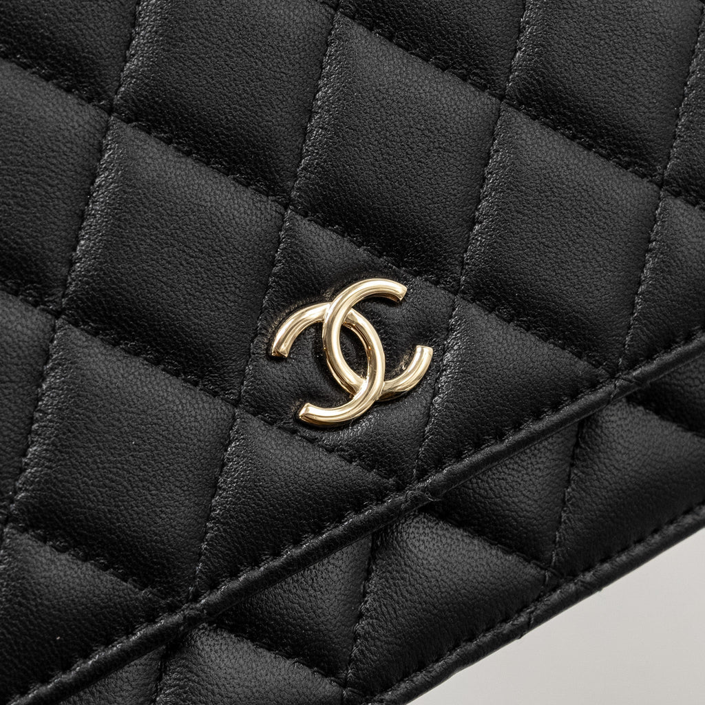 CHANEL WALLET ON CHAIN WITH PEARL CHAIN LAMBSKIN BLACK LGHW (MICROCHIP)