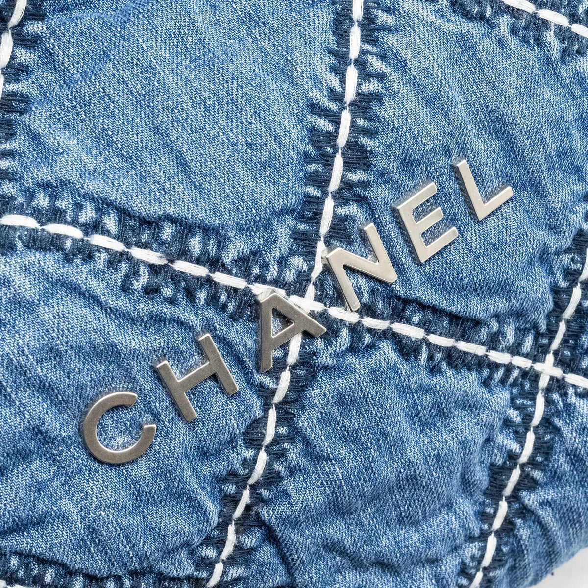 CHANEL SMALL 22 BAG DENIM BLUE/WHITE SHW (MICROCHIP)
