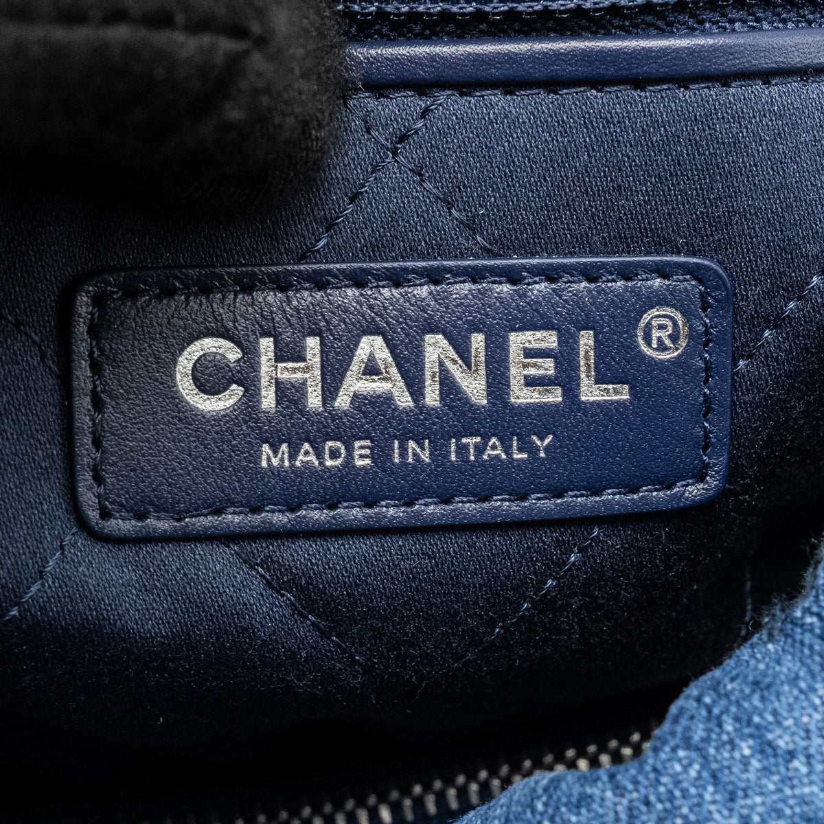 CHANEL SMALL 22 BAG DENIM BLUE/WHITE SHW (MICROCHIP)