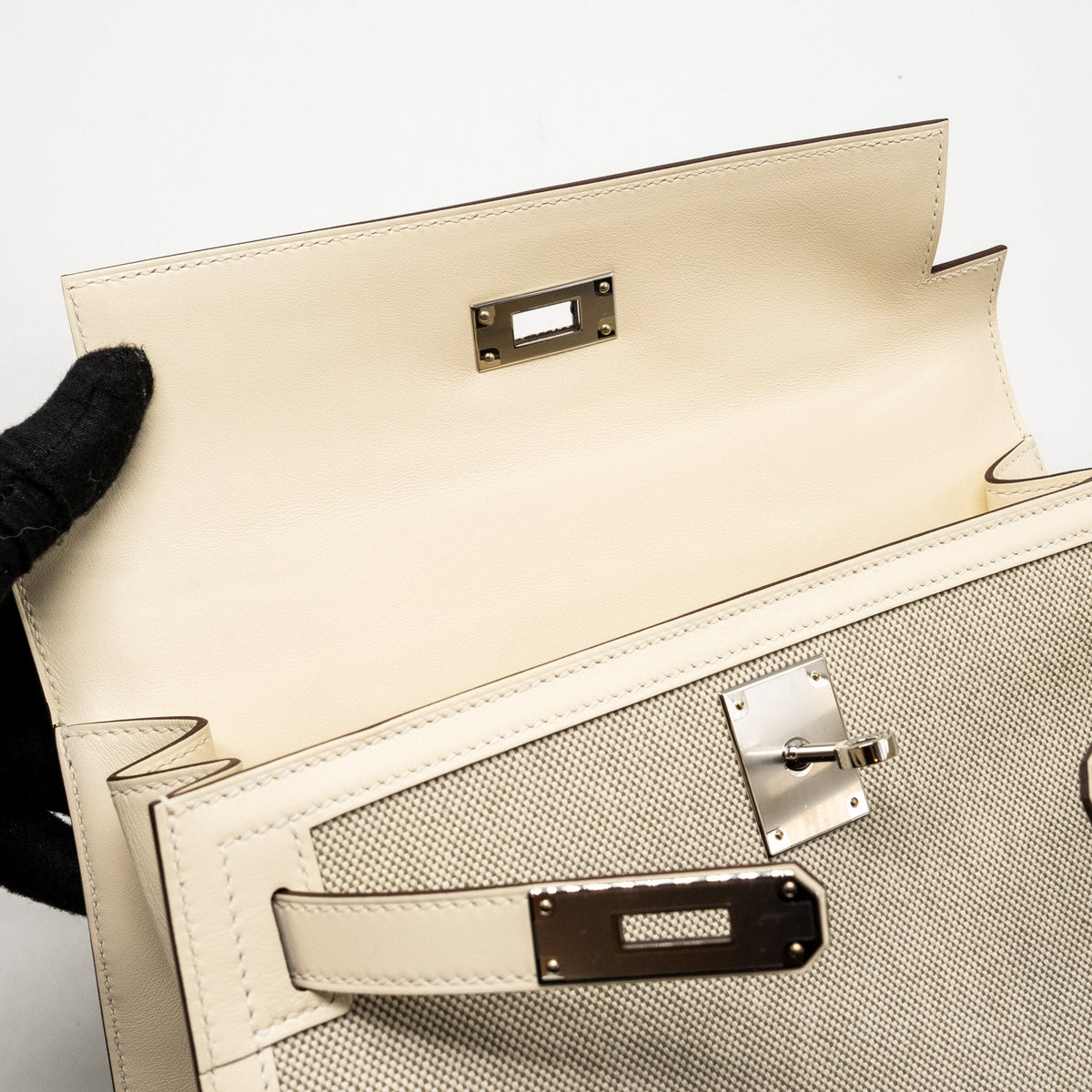 Hermes Kelly 28 Sellier Toile H/Swift Ecru-Amande/Nata SHW