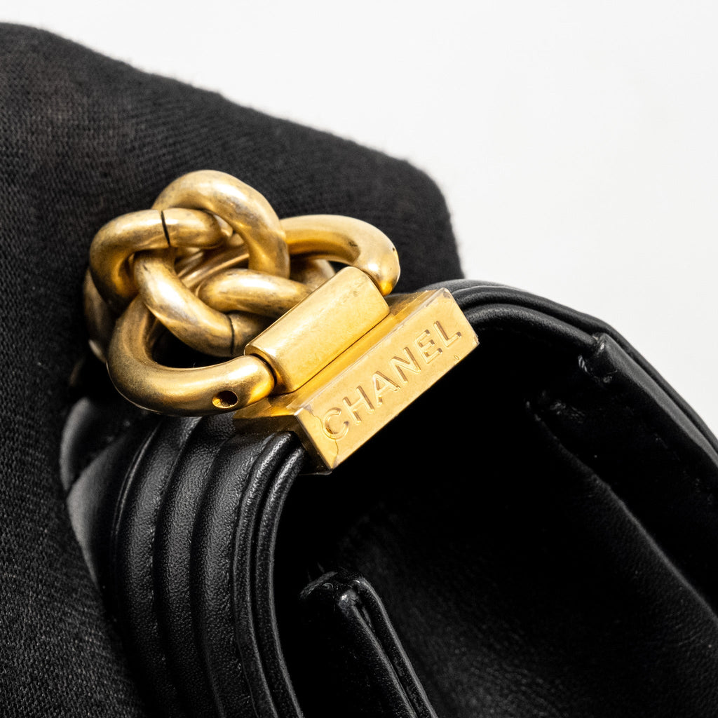 CHANEL SMALL BOY BAG CALFSKIN BLACK GHW (MICROCHIP)