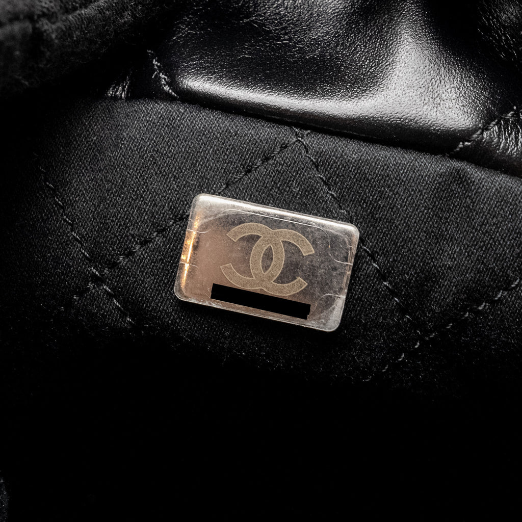 CHANEL MINI 22 BAG CALFSKIN SO BLACK (MICROCHIP)