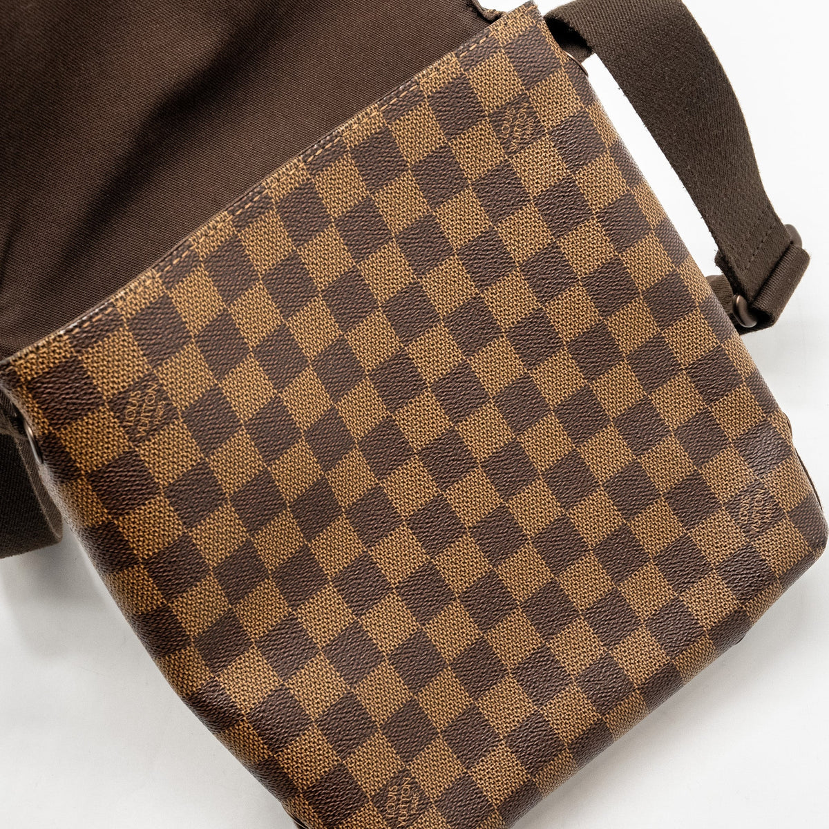 LOUIS VUITTON BROOKLYN PM MESSENGER BAG DAMIER EBENE CANVAS BROWN HARDWARE