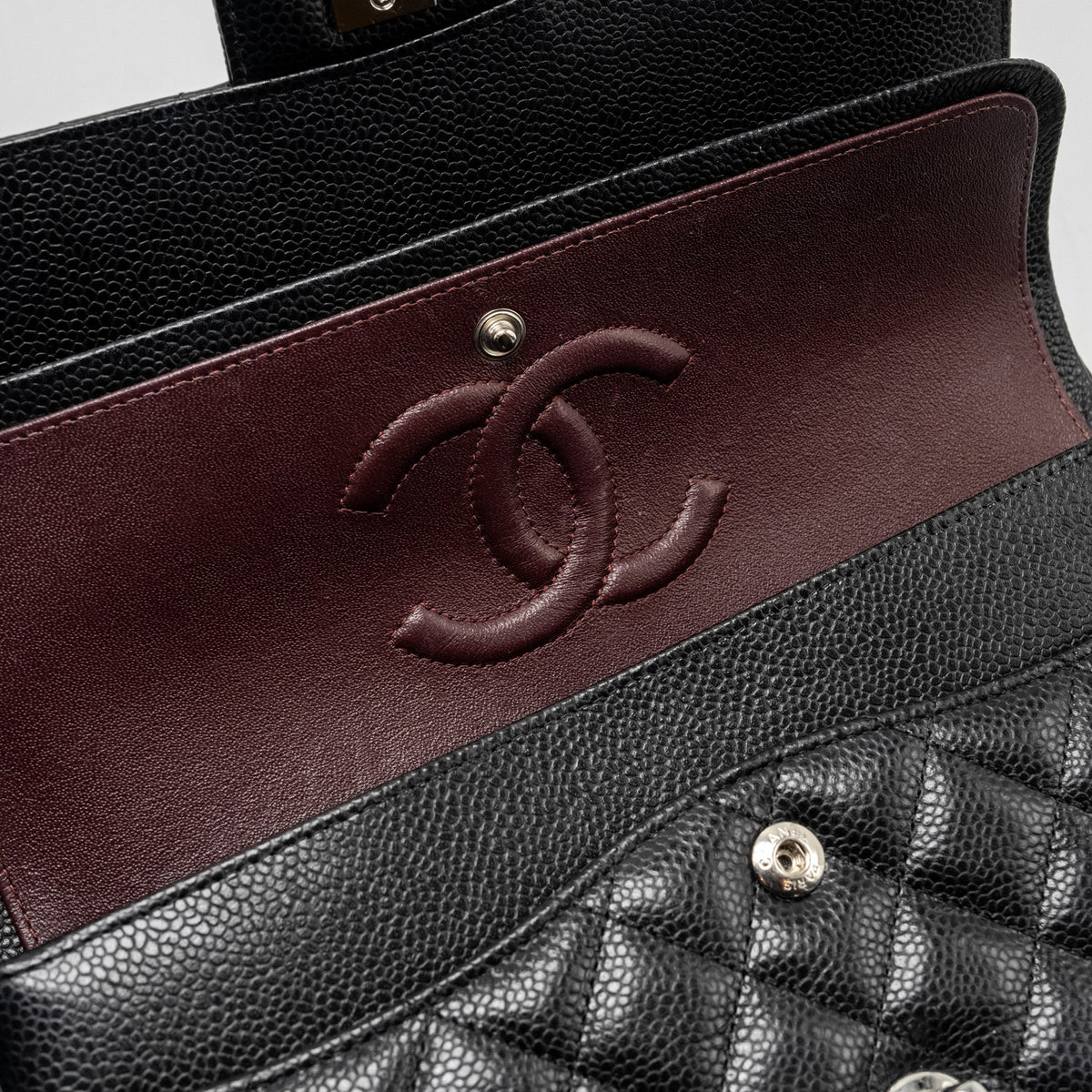 CHANEL MEDIUM CLASSIC DOUBLE FLAP BAG CAVIAR BLACK SHW (MICROCHIP)