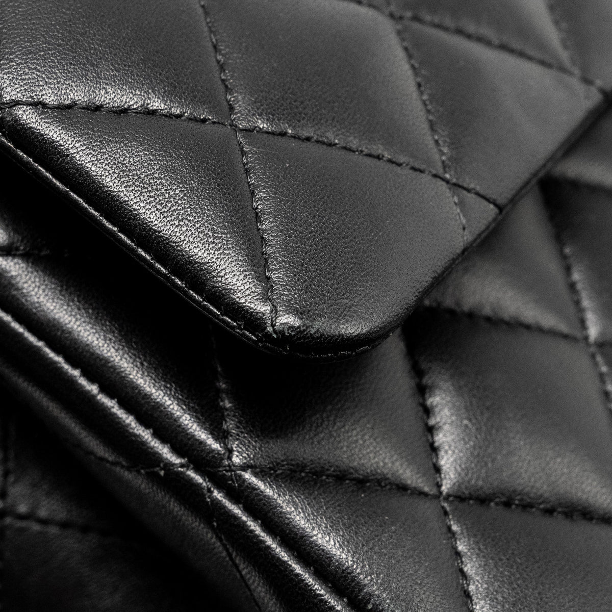 CHANEL  MEDIUM CLASSIC DOUBLE  FLAP BAG LAMBSKIN BLACK GHW