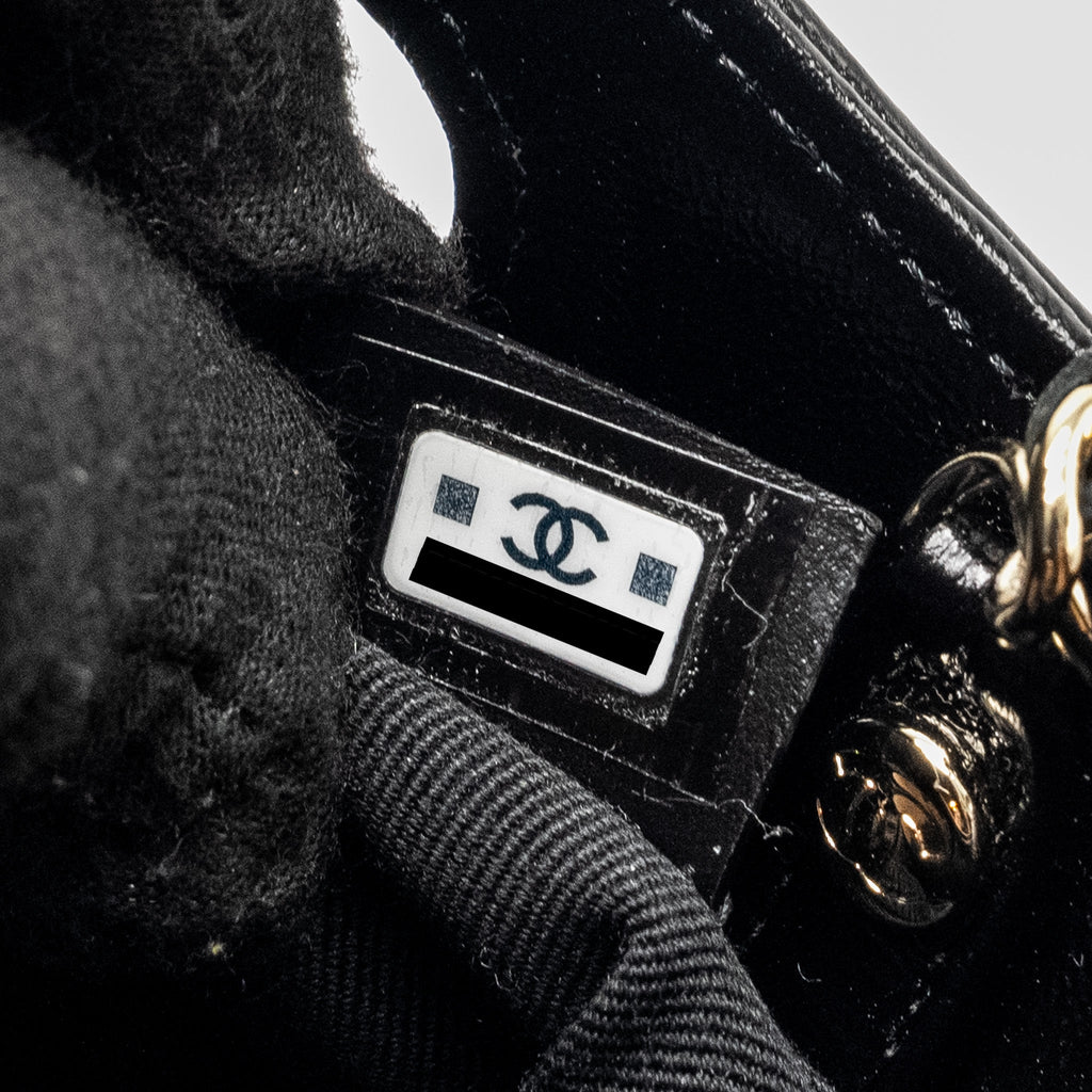 CHANEL MINI 31 CLUTCH WITH CHAIN SHINY CALFSKIN BLACK LGHW (MICROCHIP)