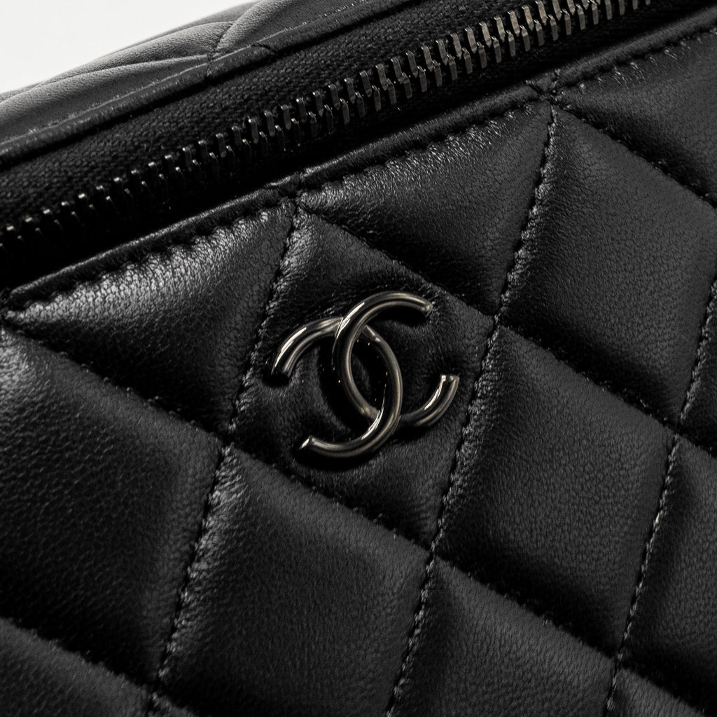 CHANEL LONG VANITY CASE LAMBSKIN SO BLACK (MICROCHIP)